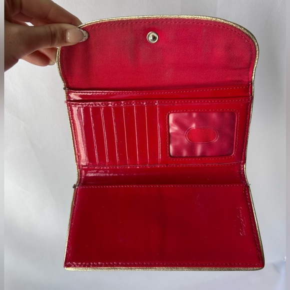 Dooney & Bourke patent continental Leather cluth with gold accents - Picture 2 of 6